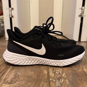 Nike Black and White Women's Sneakers